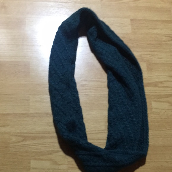 Cozy Turquoise Hand Knit Infinity Scarf - Picture 2 of 3